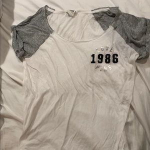 Victoria’s Secret PINK t-shirt